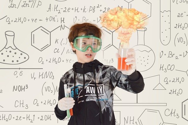 Eksperymenty dla dzieci - zapoznaj swoje pociechy z chemicznym światem
