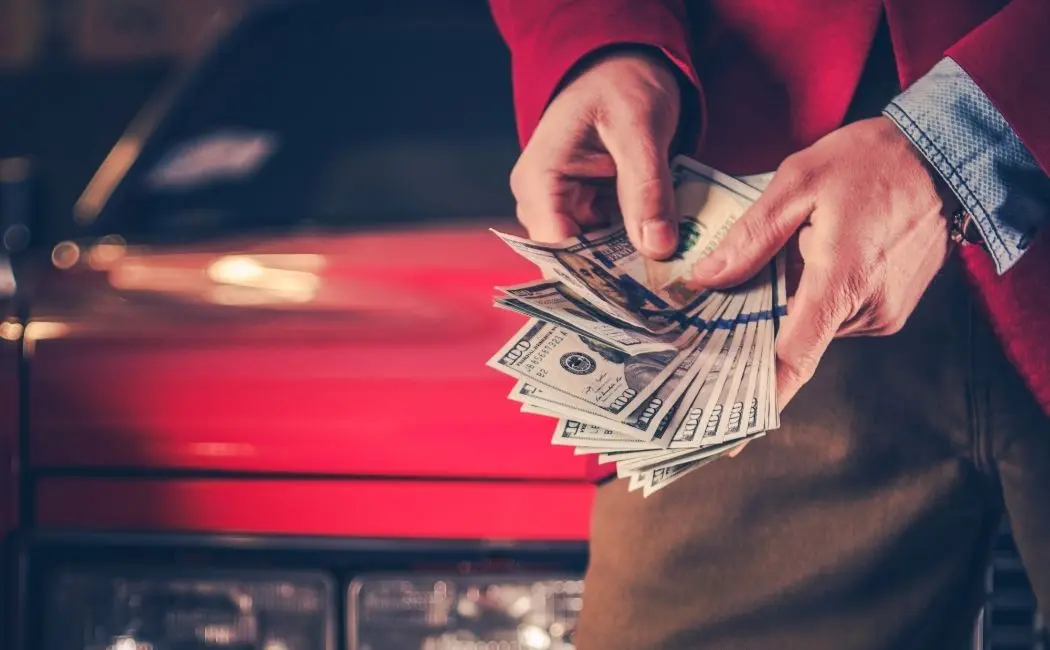 Co musisz wiedzieć przed sprzedażą samochodu za gotówkę