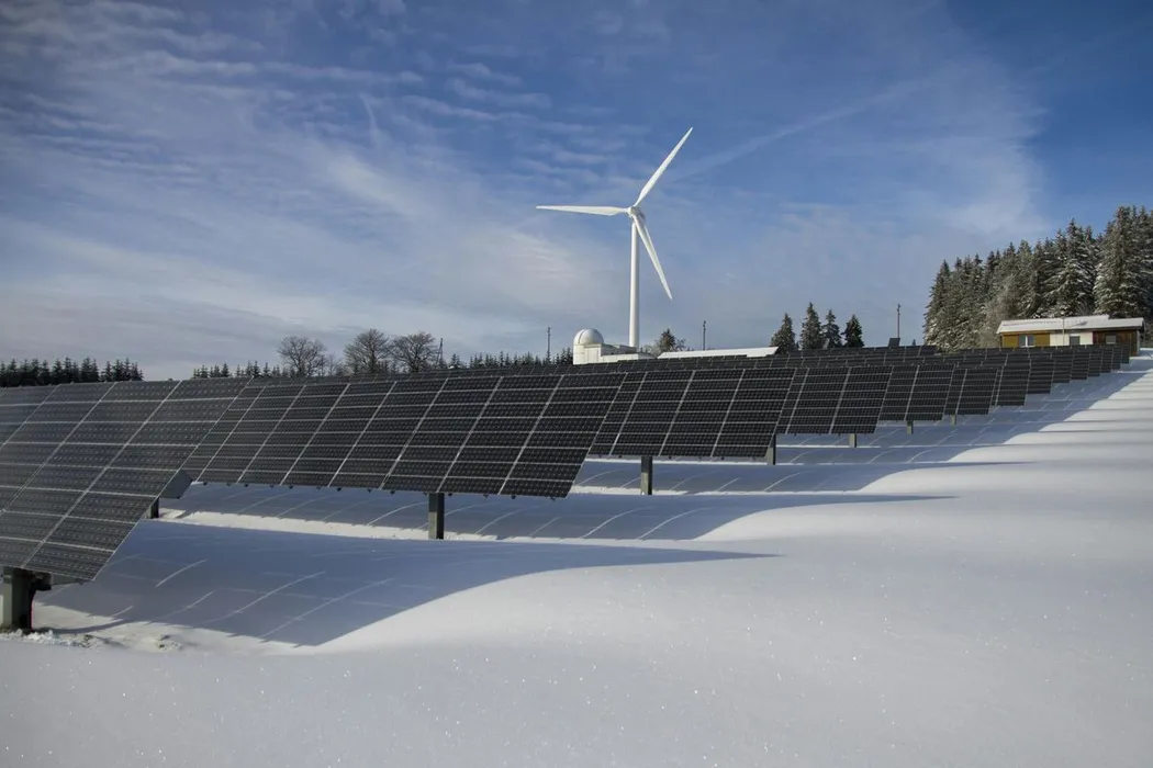 Dlaczego regularny serwis farm PV jest niezbędny?