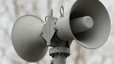 Alarm z powietrza. Co zrobić, gdy zabrzmi syrena alarmowa?