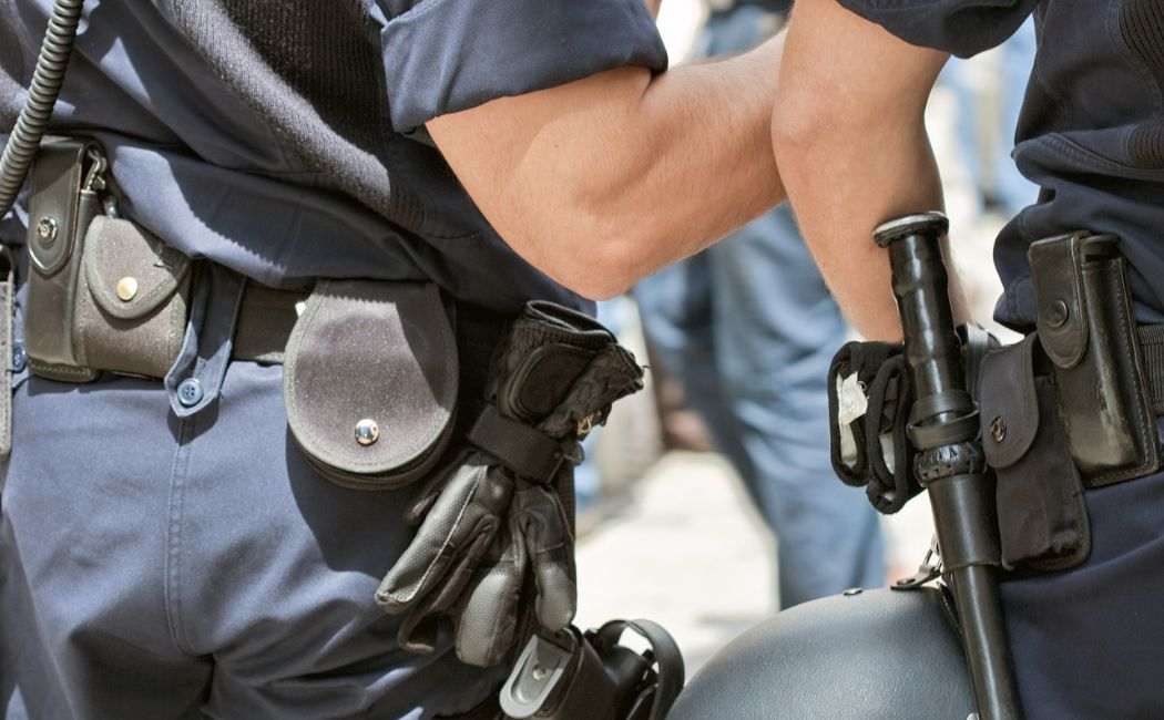 KMP w Słupsku: Policjanci zatrzymali na gorącym uczynku 30-latka, który włamywał się do kasetek na bilon.