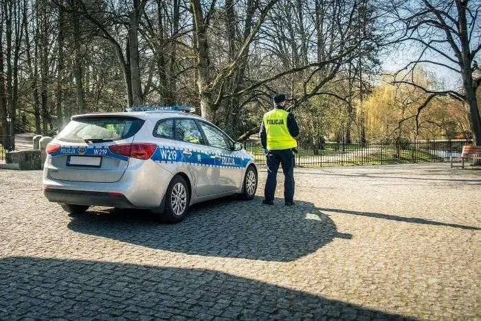 Kierowcy, bądźcie czujni! Powrót dzieci do szkół zwiększa natężenie ruchu na drogach