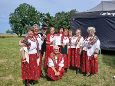 Damniczanki zaśpiewały u sąsiadów. Nowy repertuar i tradycyjne pieśni