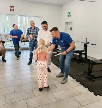 Młodzi siłacze w Bobrownikach. Padły mocne wyniki przy sztandze
