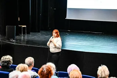 Rok UTW rozpoczęty. W Kępicach seniorzy usłyszeli, jak dbać o kręgosłup