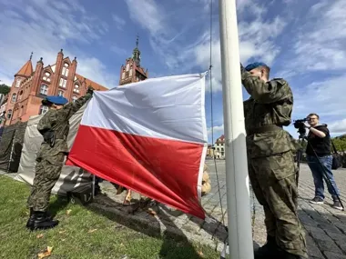 Dwa majowe święta w Słupsku. Będzie hymn, przemarsz i salwa