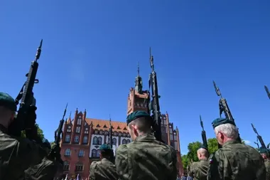Hymn i apel przy pomniku. Słupsk uczci koniec wojny