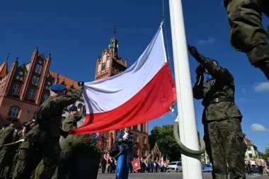 Plac Zwycięstwa częściowo zamknięty. Powodem uroczystości wojskowe