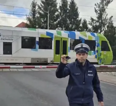 Kilka sekund na przejeździe kolejowym może zdecydować o ludzkim życiu
