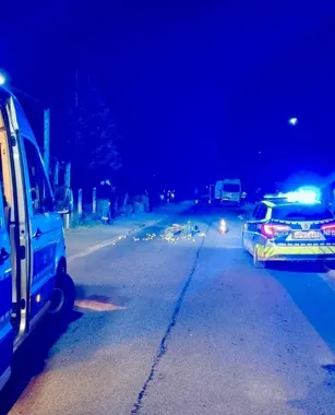 Rowerzysta zabrany przez LPR po zderzeniu z Mercedesem w Gogolewku