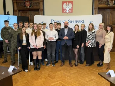 Młodzi z powiatu słupskiego pokazali klasę w konkursie o samorządzie