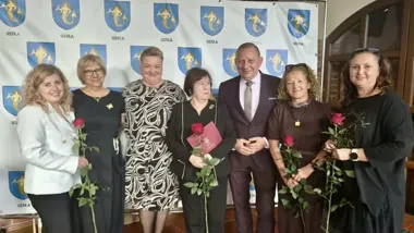 Siedmioro nauczycieli z awansem, 58 nagrodzonych uczniów i studentów